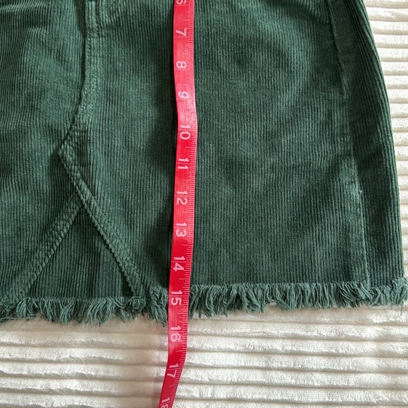 So Mid Rise Mini Skirt Posy Green Corduroy frayed hemline 3 / 26W NWT JG13Y008RS - Picture 6 of 11